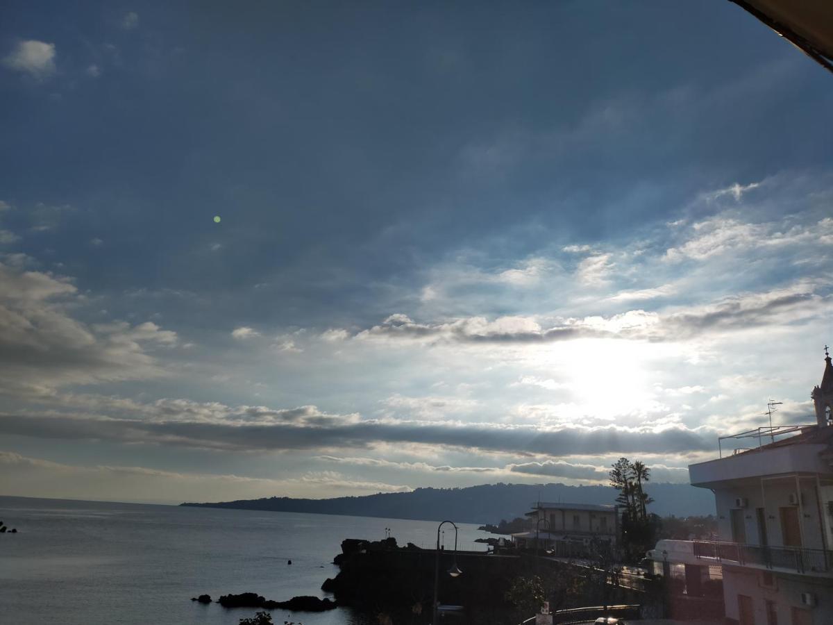 B&B La Spiaggetta Di Stazzo 아치레알레 외부 사진