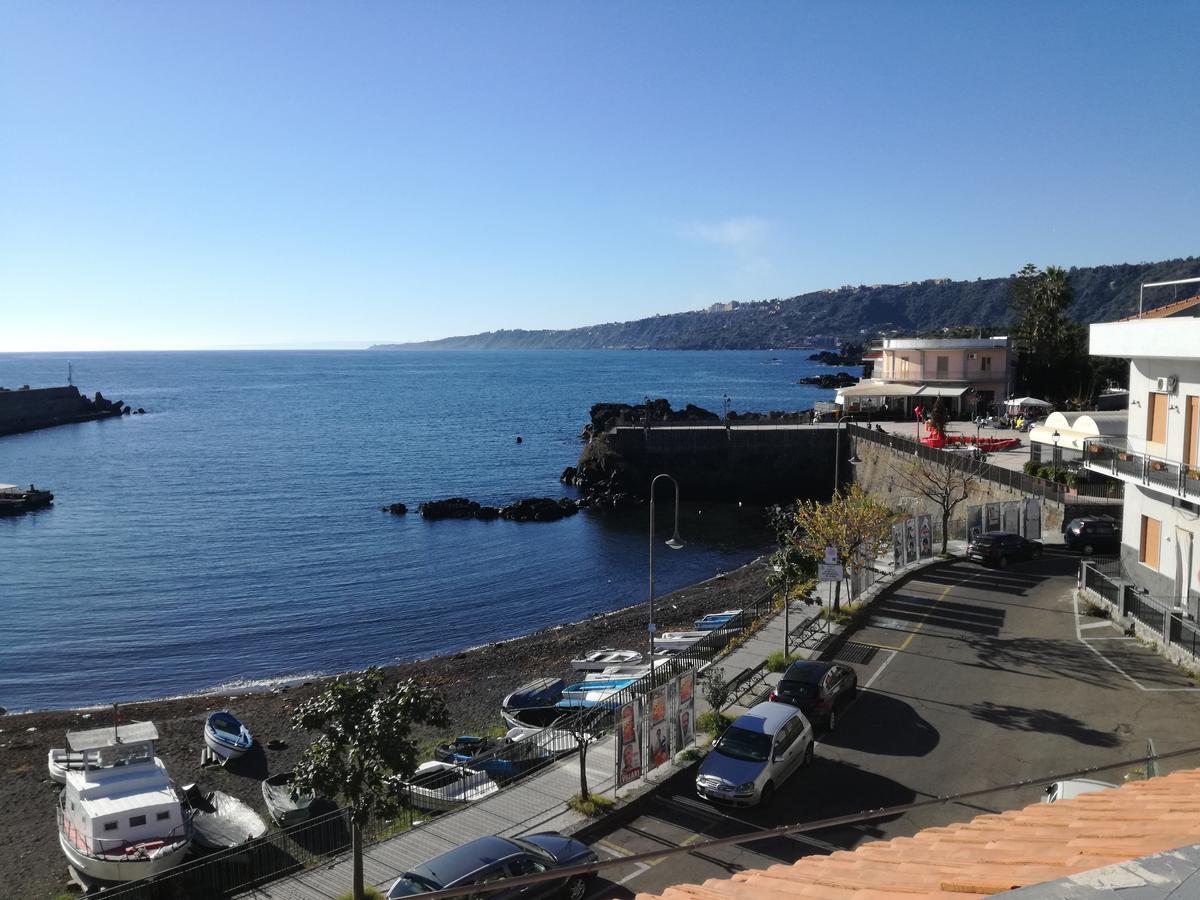 B&B La Spiaggetta Di Stazzo 아치레알레 외부 사진